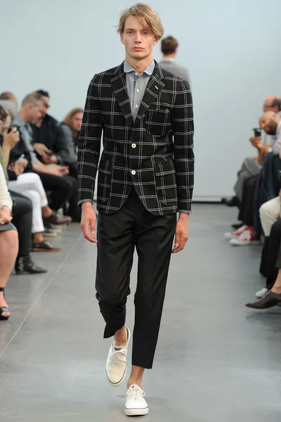 Look 24